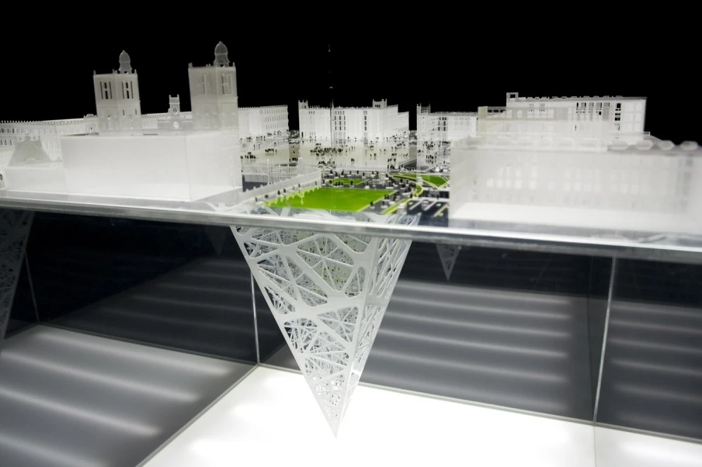 "The Earthscraper is the skyscraper's antagonist in an historic urban landscape where the latter is condemned and the preservation of the built environment is the paramount ambition," says BNKR. (image by BNKR Aquitectura)