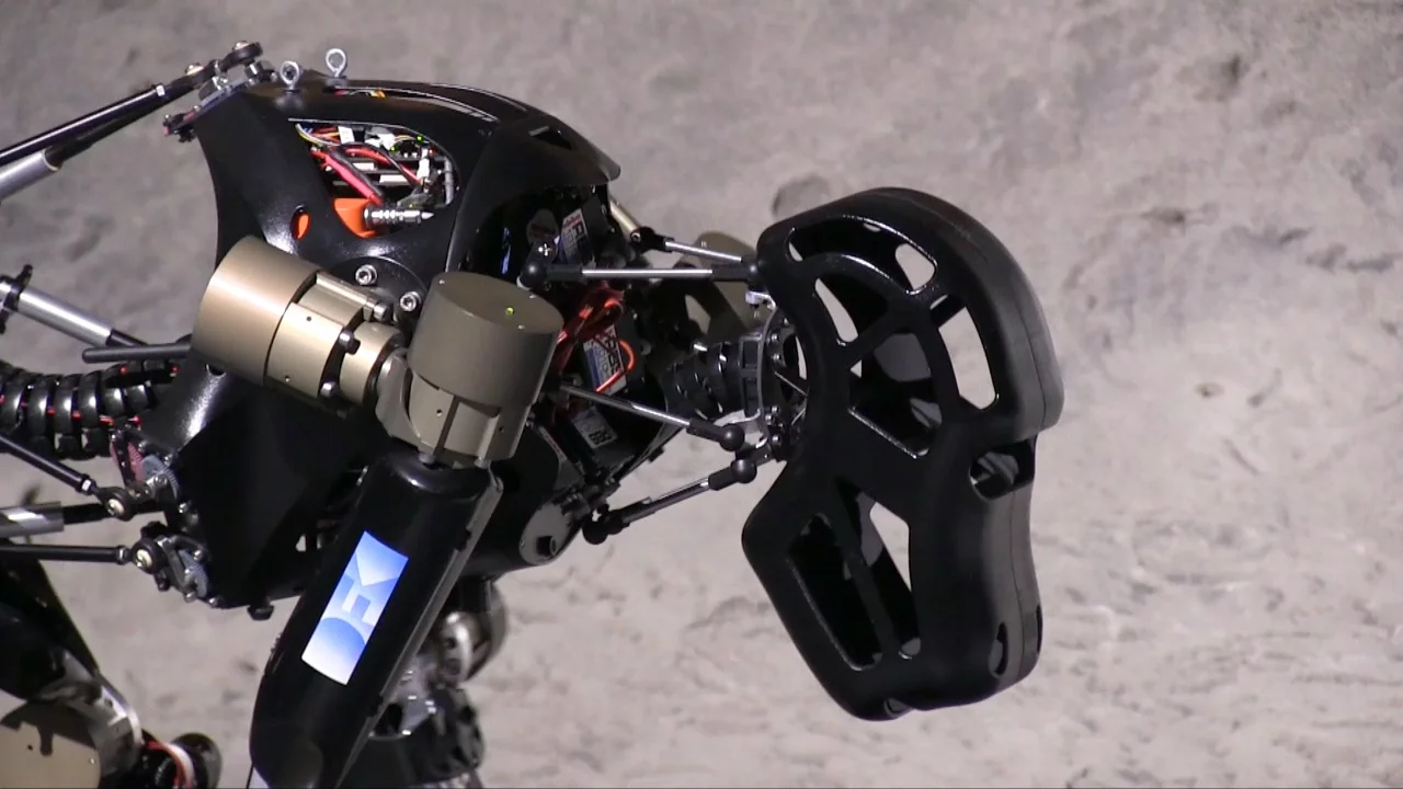 A close-up of the iStruct Demonstrator's head