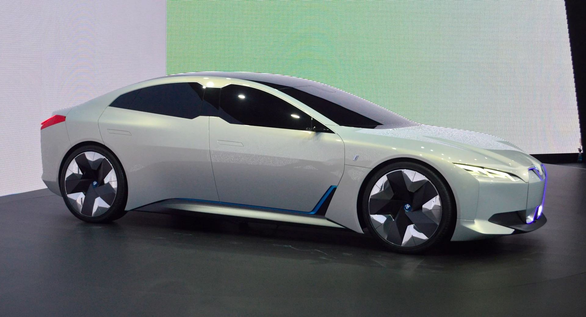 BMW reveals the i Vision Dynamics in Frankfurt