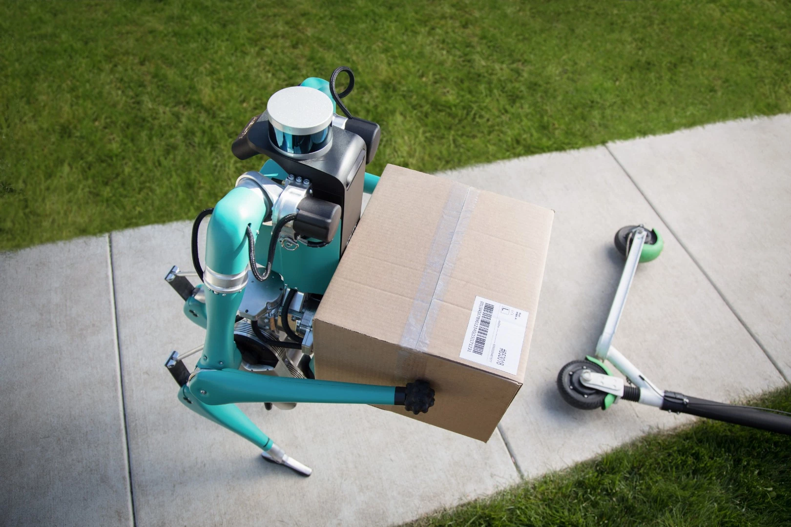 If Digit encounters an unexpected obstacle, it will wirelessly communicate with the autonomous delivery vehicle it traveled with to find a solution