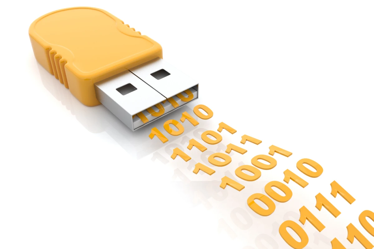 A new type of transparent, flexible memory chip could replace flash memory in electronic devices (Photo via Shutterstock)