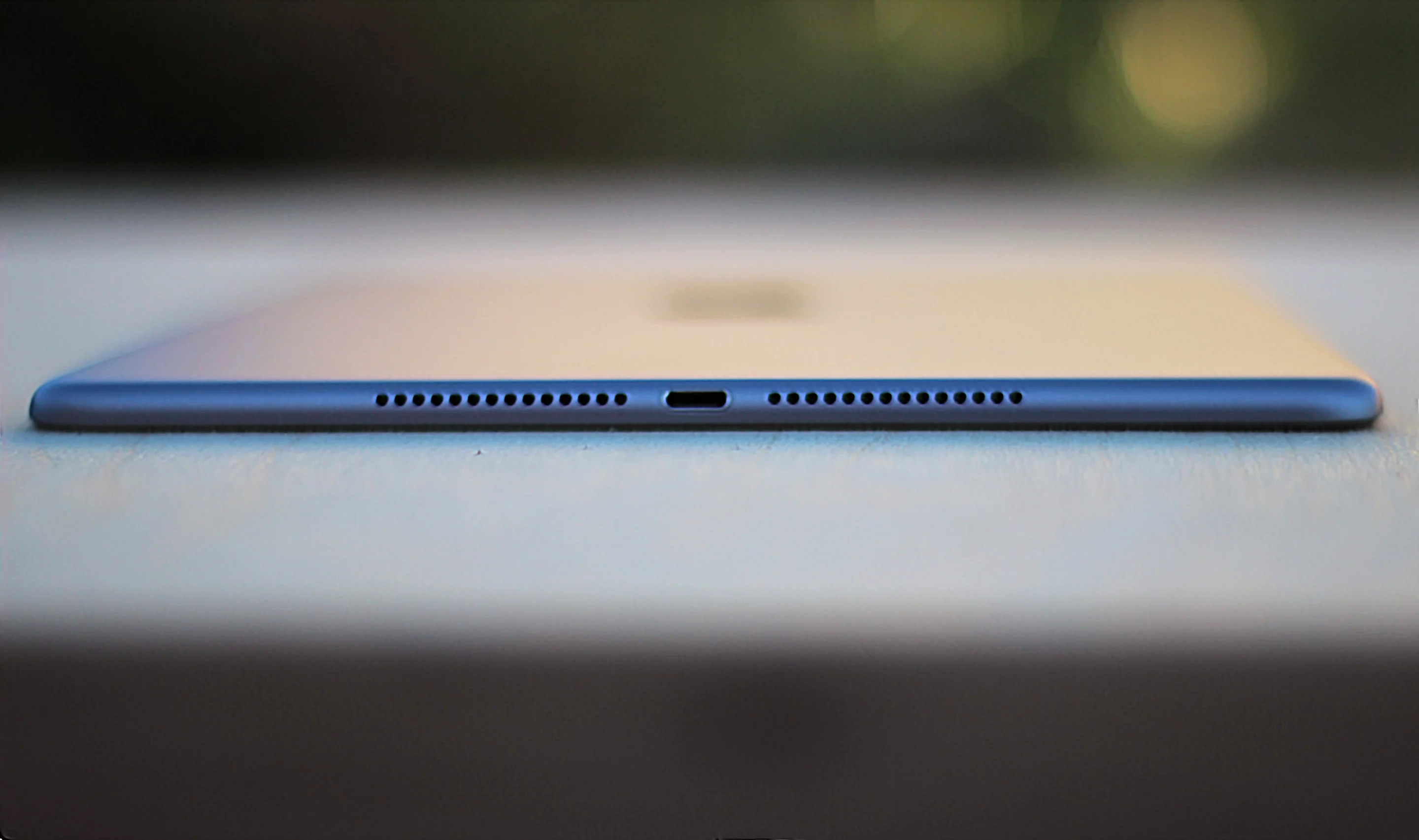 Another look at that razor-thin build (Photo: Will Shanklin/Gizmag.com)