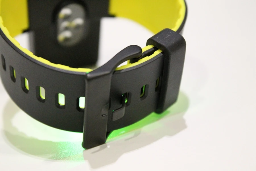 The unit is waterproof to 50 meters (Photo: Stu Robarts/Gizmag.com)