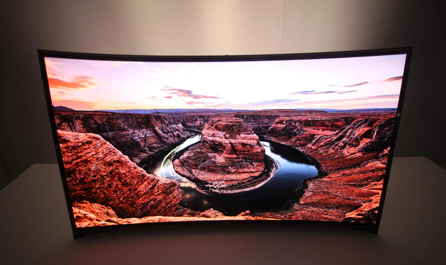 Samsung's Curved OLED TV at CES 2013