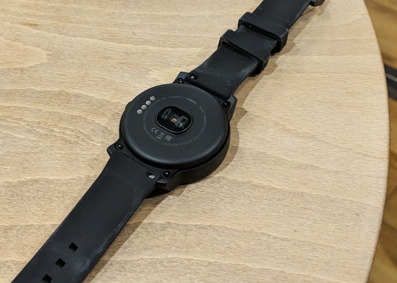 The heart rate monitoring sensor in the TicWatch E2 is not something you always get at this price point