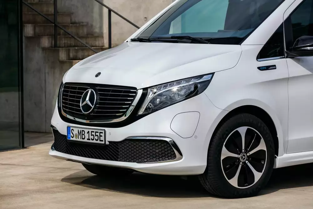 Distinguishing points between the concept and production EQVs include the V-Class-derived bumper design and production wheels