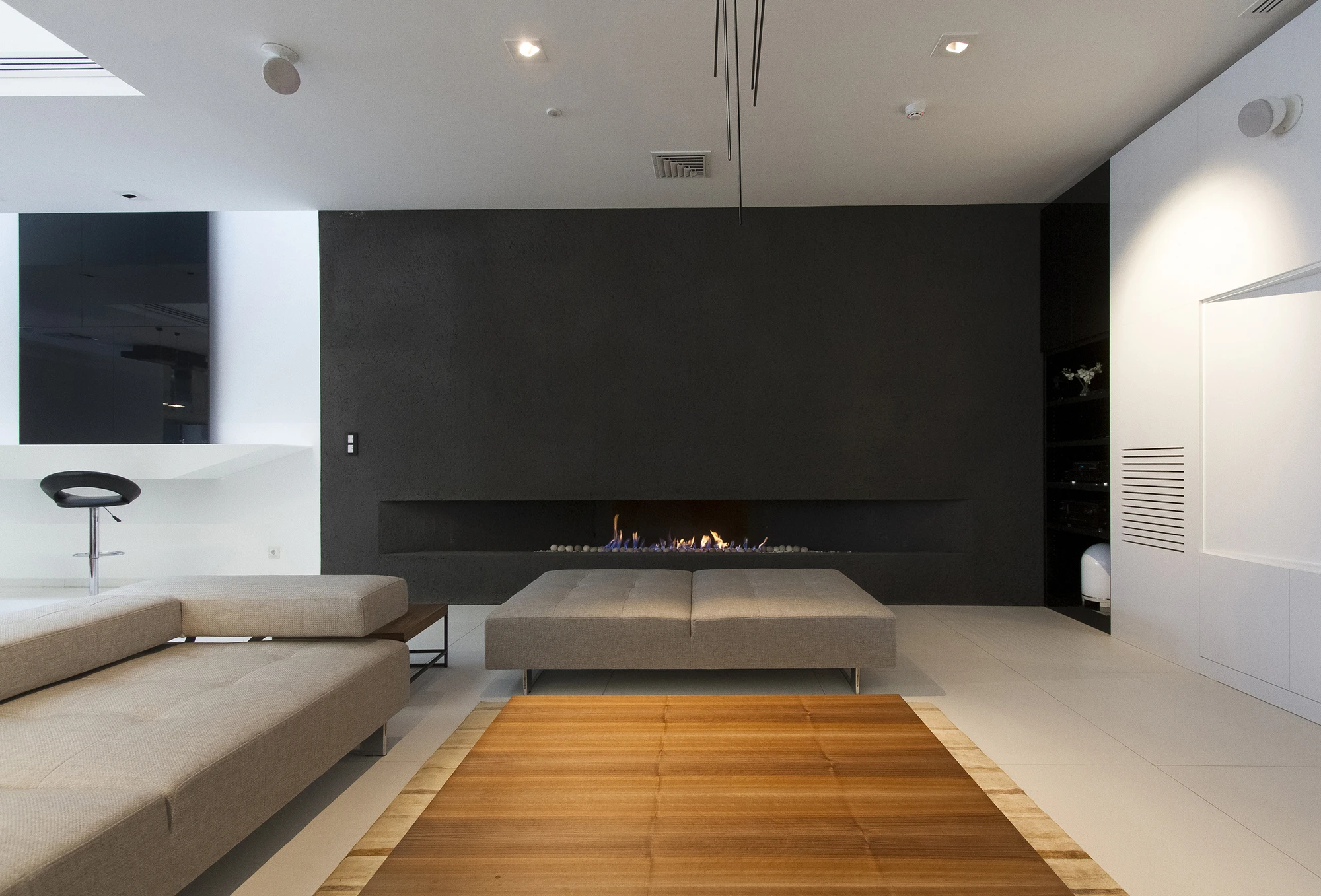 The dedicated television room (Photo: Nextoffice)