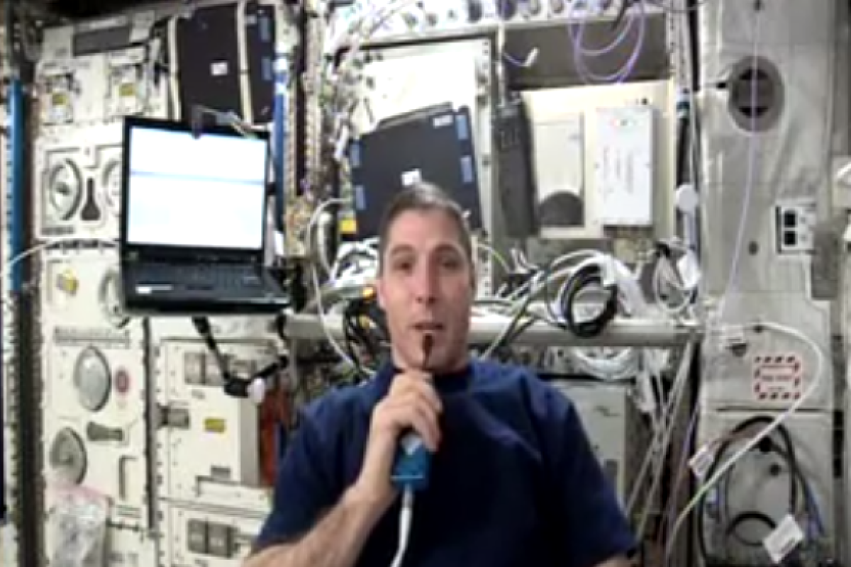 Astronauts start ham video broadcasts from space station