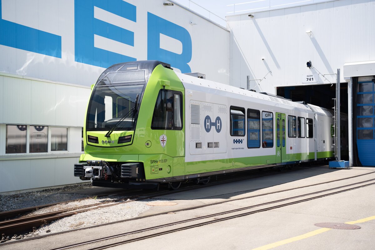 World's first narrow-gauge hydrogen train built for Italy's historic tracks