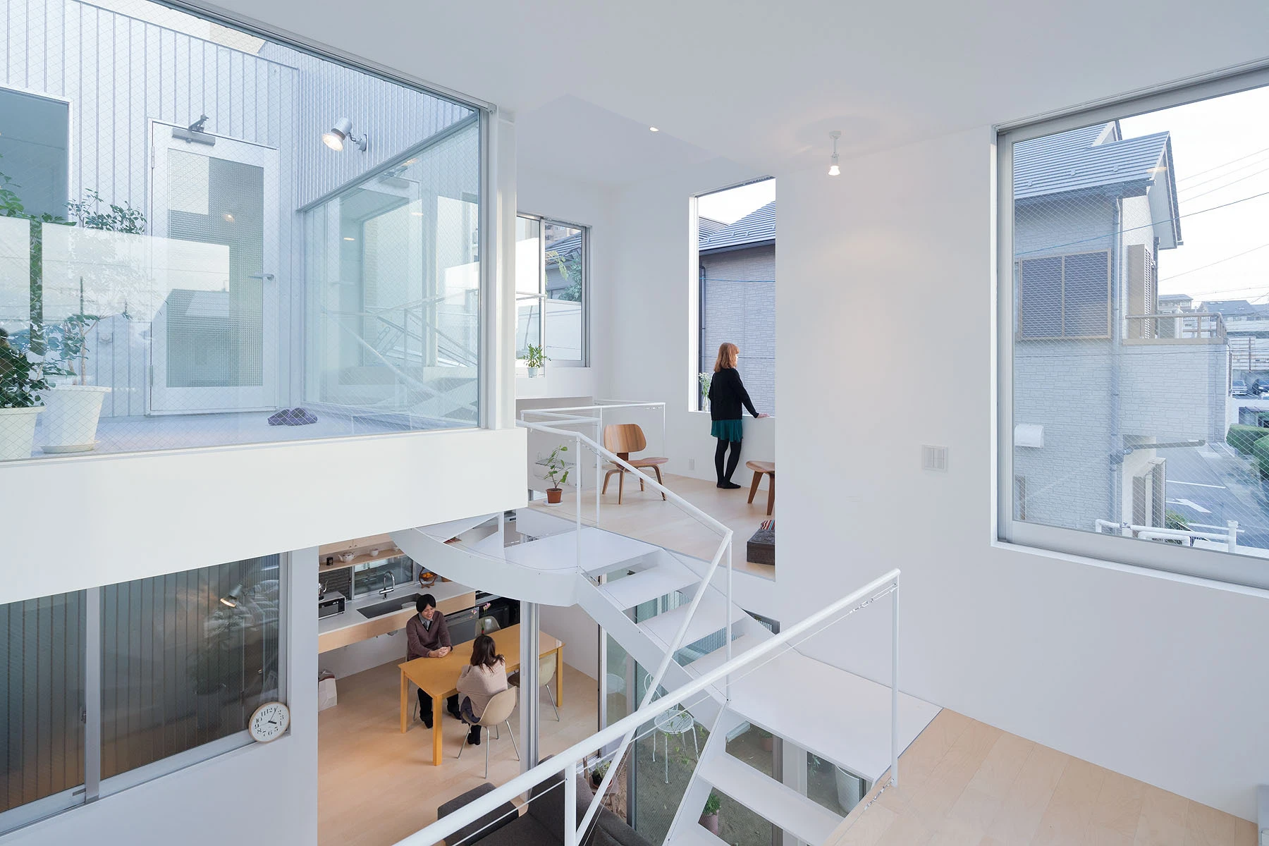 Naturally, this layout has some drawbacks but what the family lost in privacy, it gained in common space (Photo: Iwan Baan)