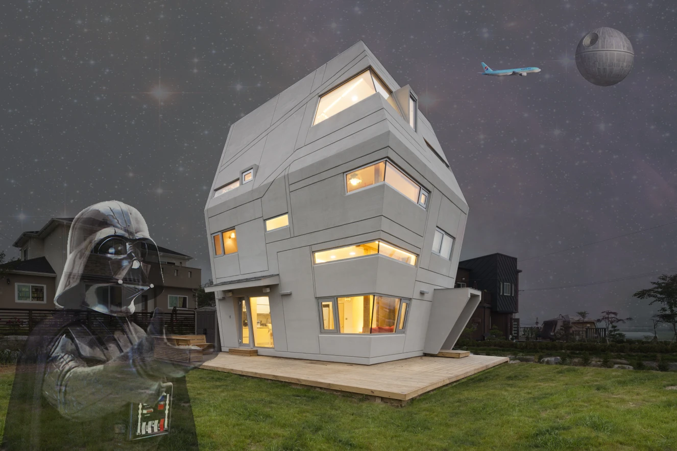 Don't worry, that's not a real Death Star in the background (Image: Moon Hoon)
