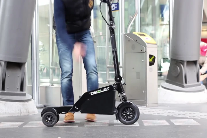 The Trikelet has an unfolded wheelbase of 31 in (800 mm) and a stance of only 11 in (290 mm)