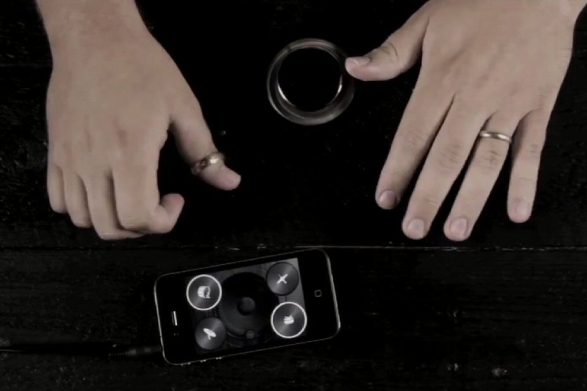 TableDrum iDevice app turns any surface into a virtual drum kit