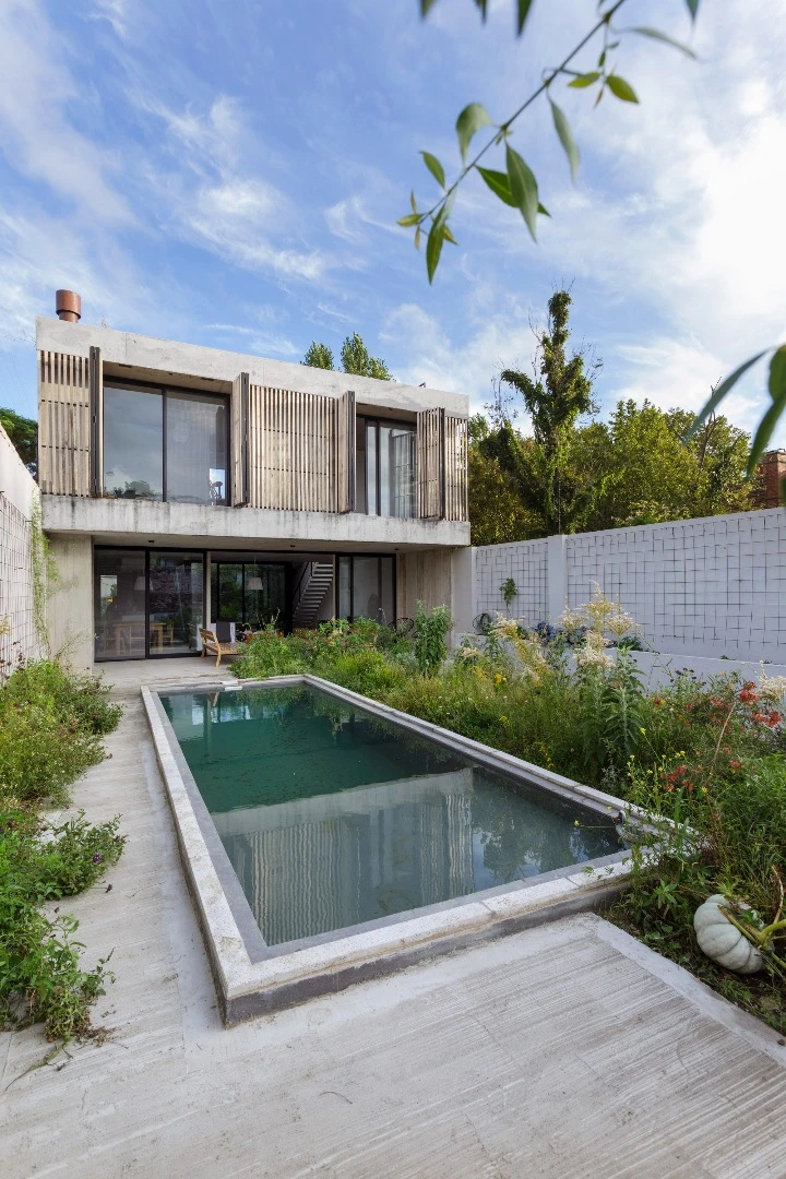 MeMo House comprises 215 sq m (2,314 sq ft) of usable floorspace