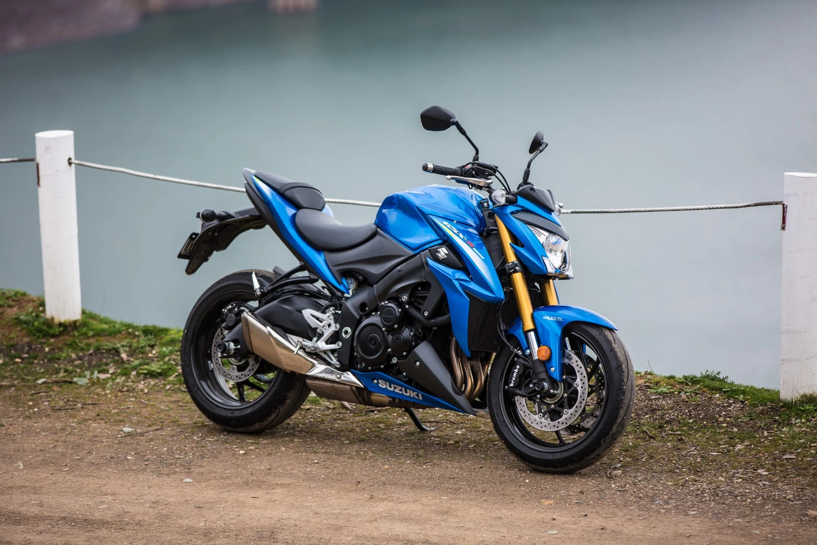 Suzuki GSX-S1000: Showa forks are fully adjustable
