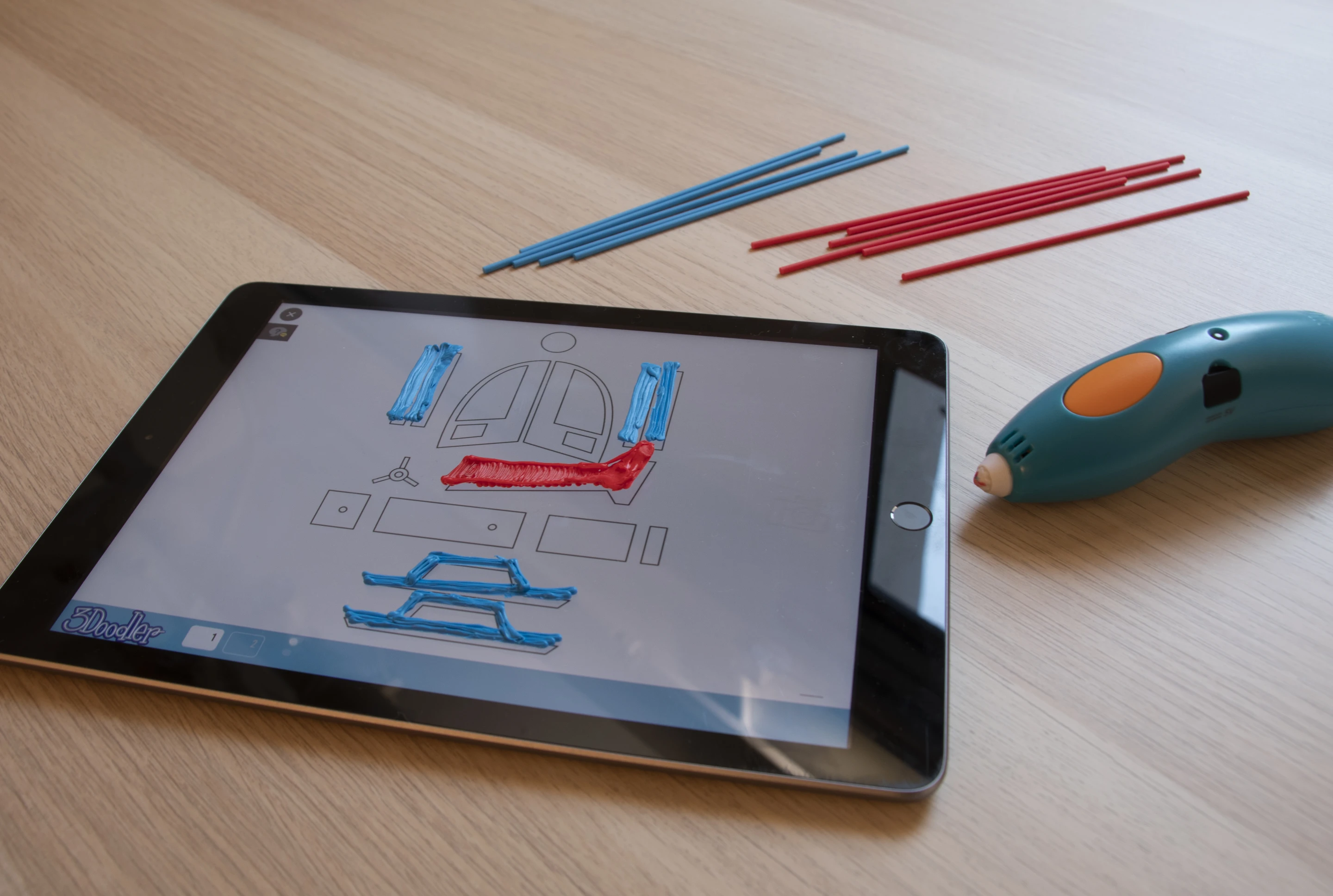 The 3Doodler App for iOS and Android comes with stencils, step-by-step instructions and full tutorials