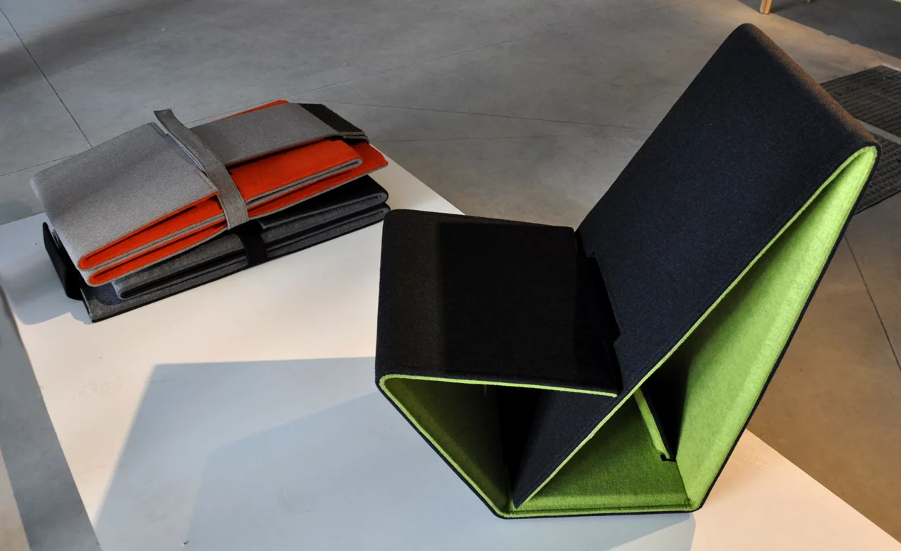 Studio Nuy van Noort has designed a foldable chair made from 100 percent recycled and recyclable materials (photo: Edoardo Campanale/Gizmag)