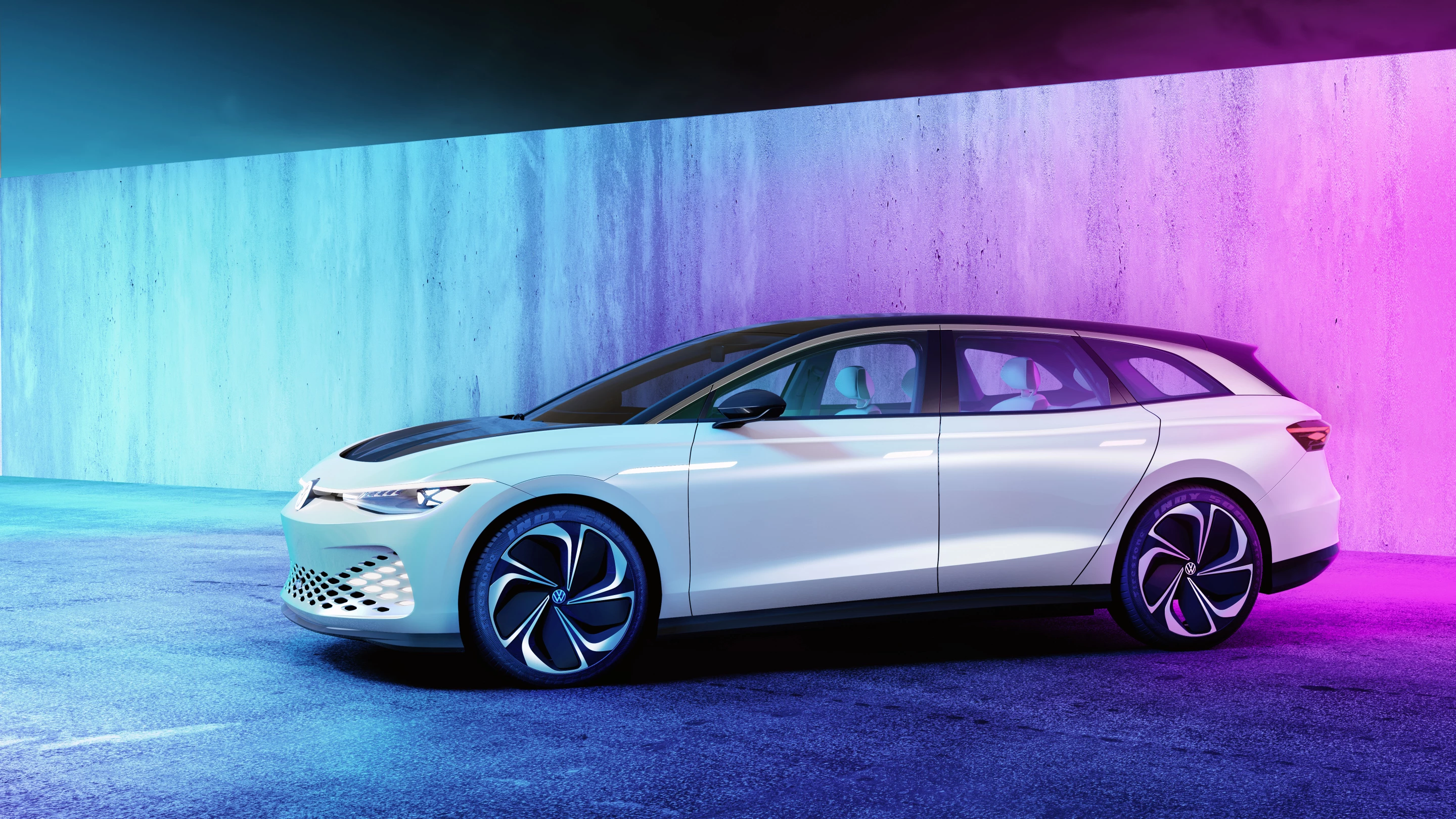 The VW ID Space Vizzion Concept uses an 82-kWh battery and one or two electric motors, depending on drivetrain