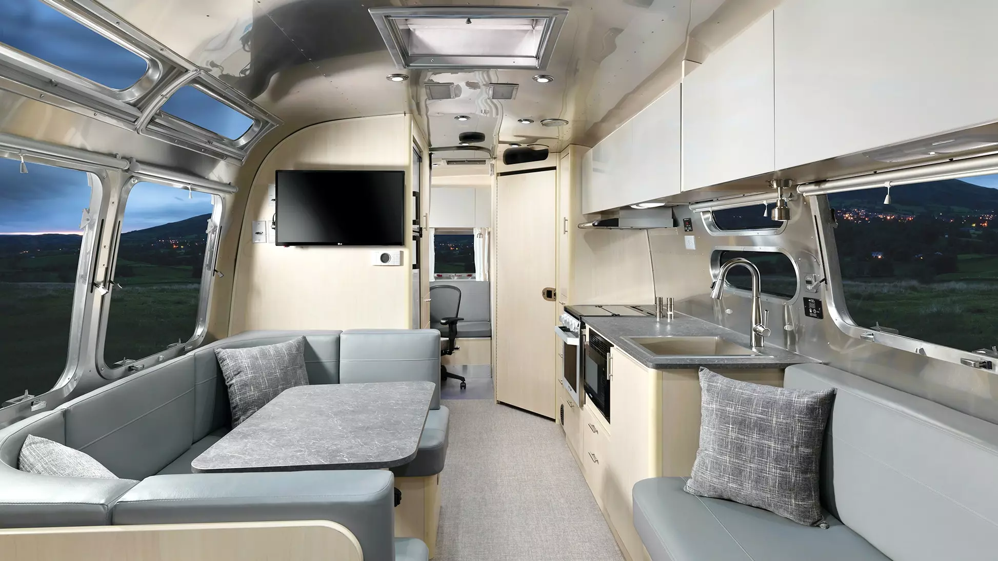 The Flying Cloud 30FB Office dining area with the office in the rear
