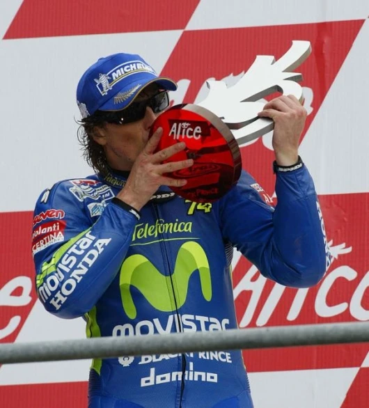 Gibernau's performance was the ride of the race - he came from a long way back and he was oh so close at the end. He is clearly the most talented rider in the world next to Rossi and he welcomed a change of luck.