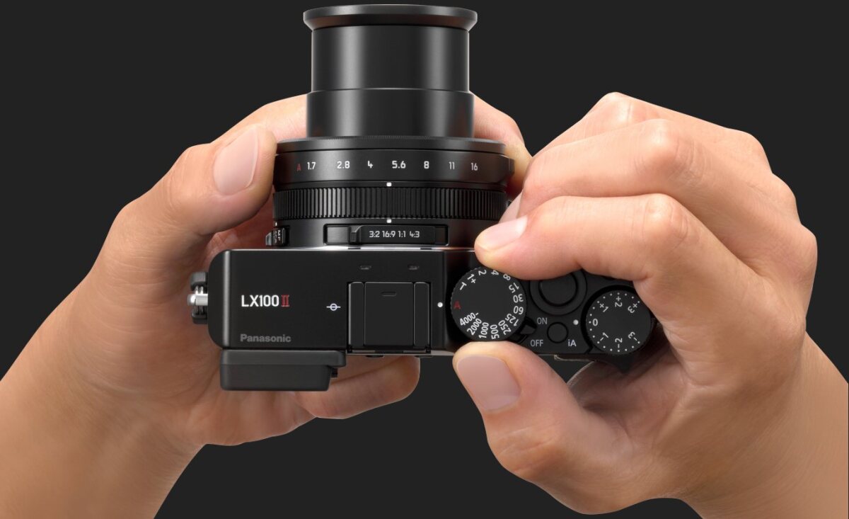 The Lumix LX100 II has exposure compensation and speed dials, and aperture and control rings