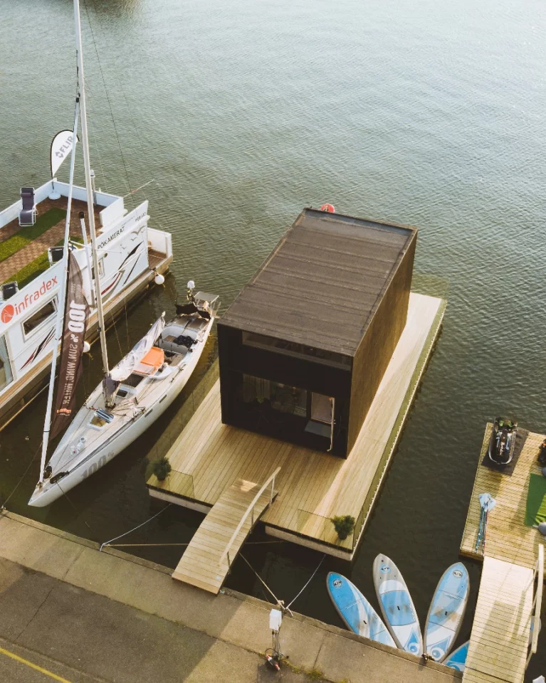 The Koda Light Float is envisioned as harbor café, artist studio, or a vacation home