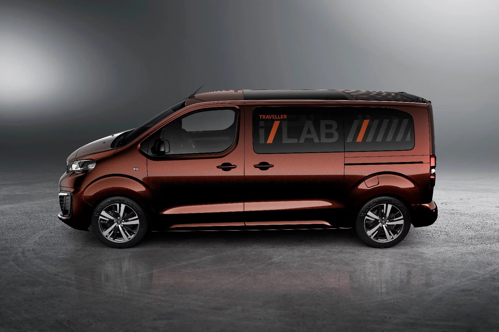 The Traveller i-Lab is based on the new Peugeot Traveller
