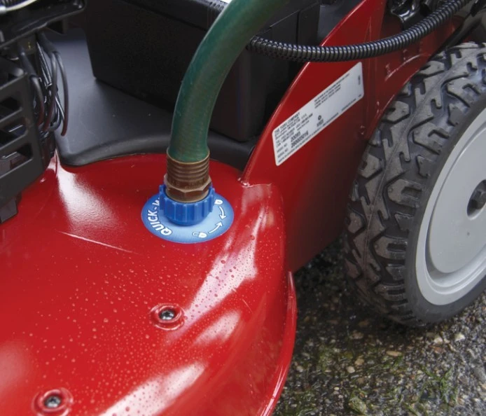 Powered by a 7.25 ft-lbs gross torque engine, the mower features a variable speed self-propel system with a maximum of 3.25 mph (5.25 km/h)