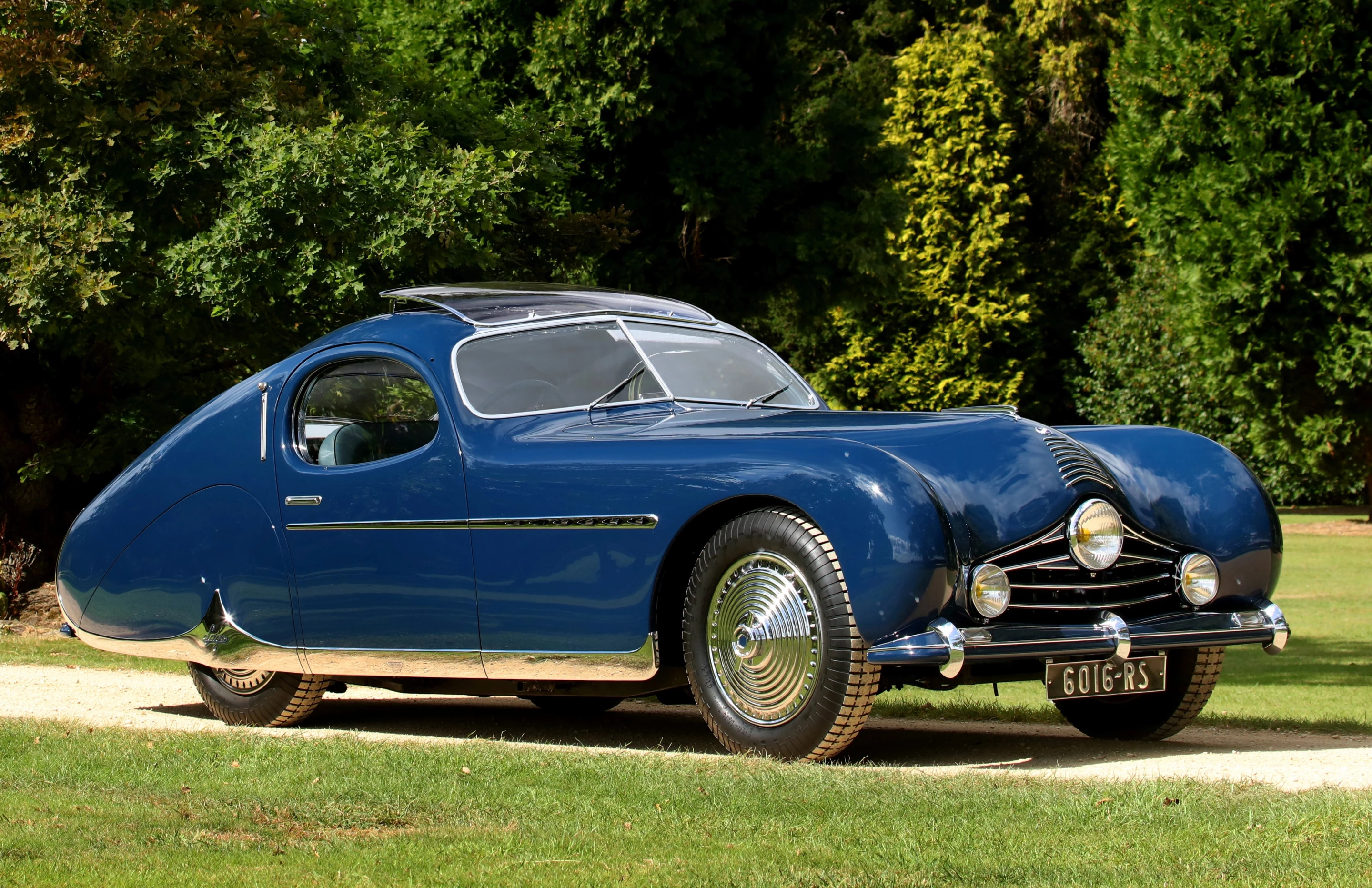 1948 Talbot-Lago T26 Grand Sport Coupé, coachwork by Figoni et Falaschi Winner: Best of Show at the 2019 Salon Privé