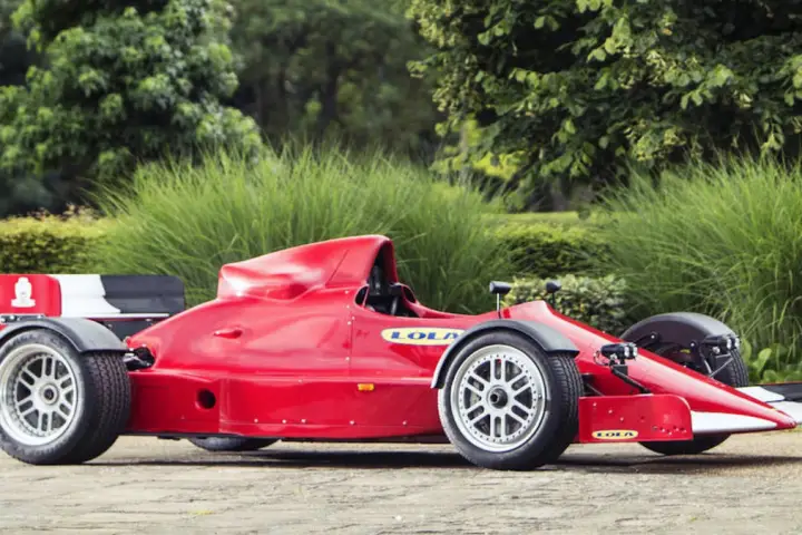 The Lola F1R is a street-ready Formula 1 race car