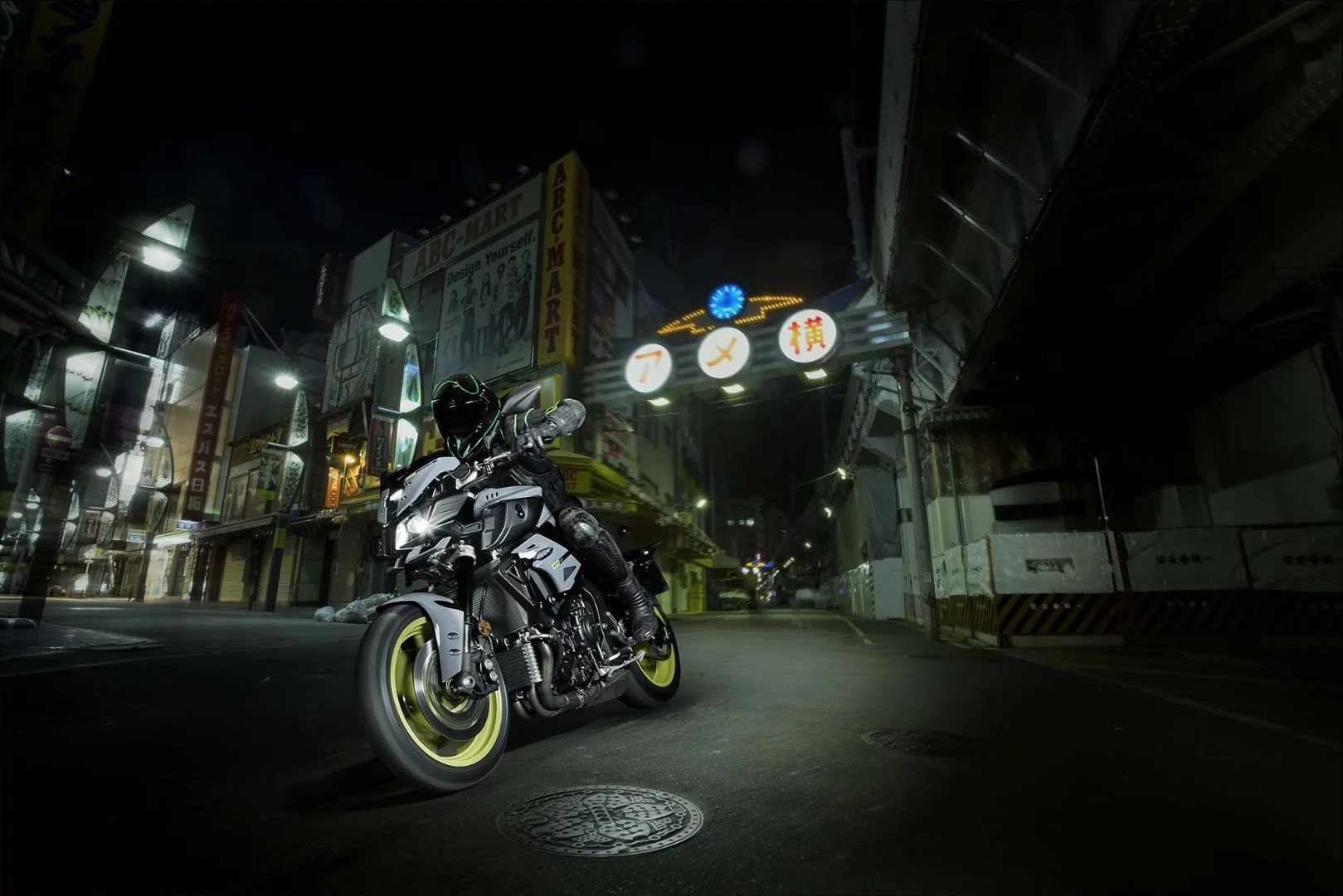 Yamaha MT-10: the new face of Japanese naked aggression