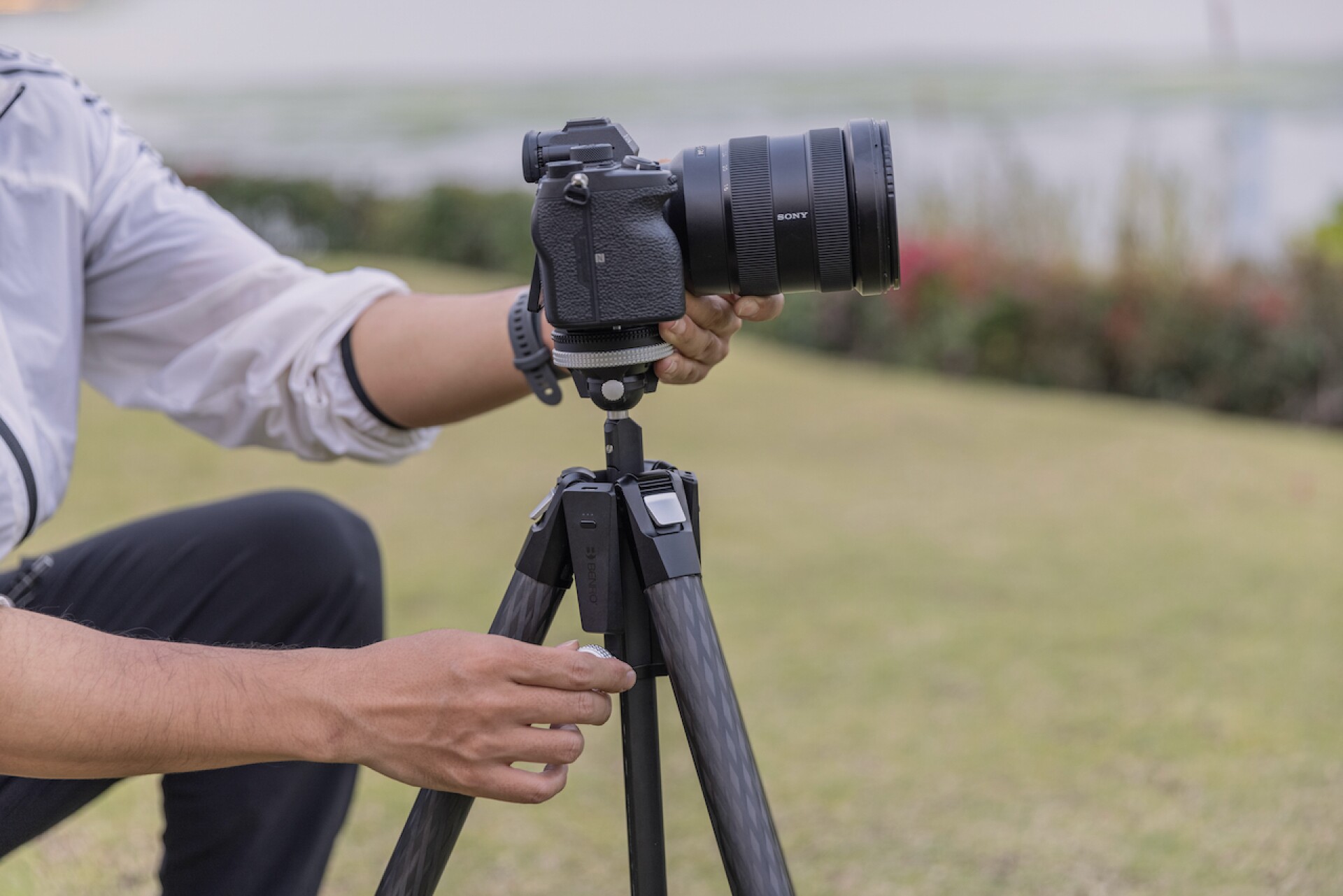 Benro Theta tripod automatically levels itself at the push of a button