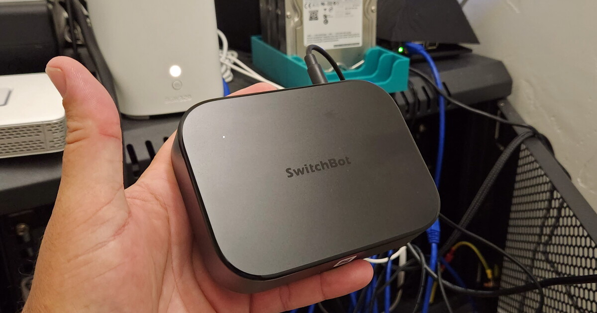 I let another AI attack SwitchBot's AI Hub and it won (review)