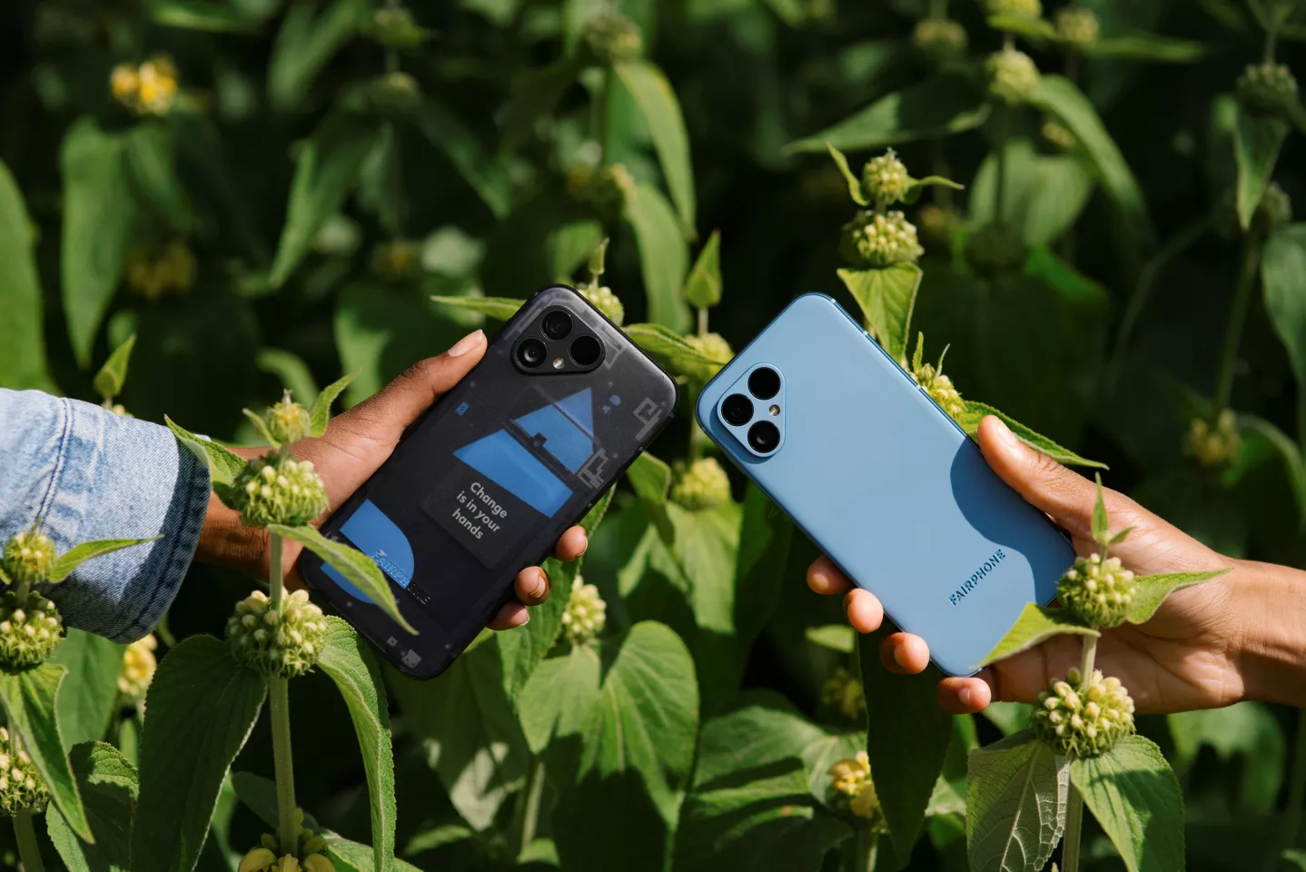 The Fairphone 5 features a 6.46-inch OLED display panel with a refresh rate of 90 Hz, and sports dual 50-MP cameras to the top left of its 100% recycled plastic back