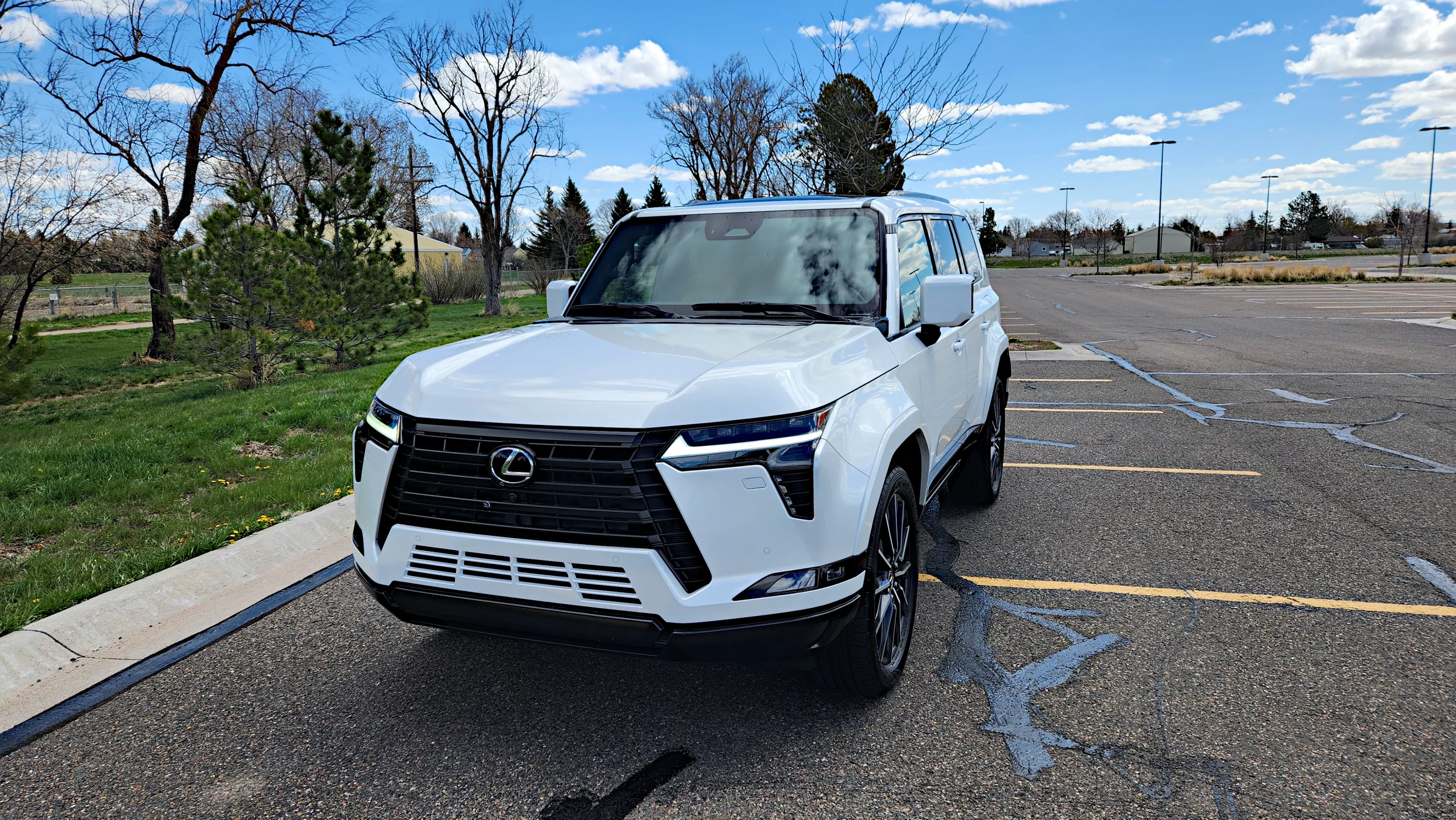 The big V8 that powered previous generations of the GX is now replaced with a turbo-6 in the new-gen 2024 Lexus GX