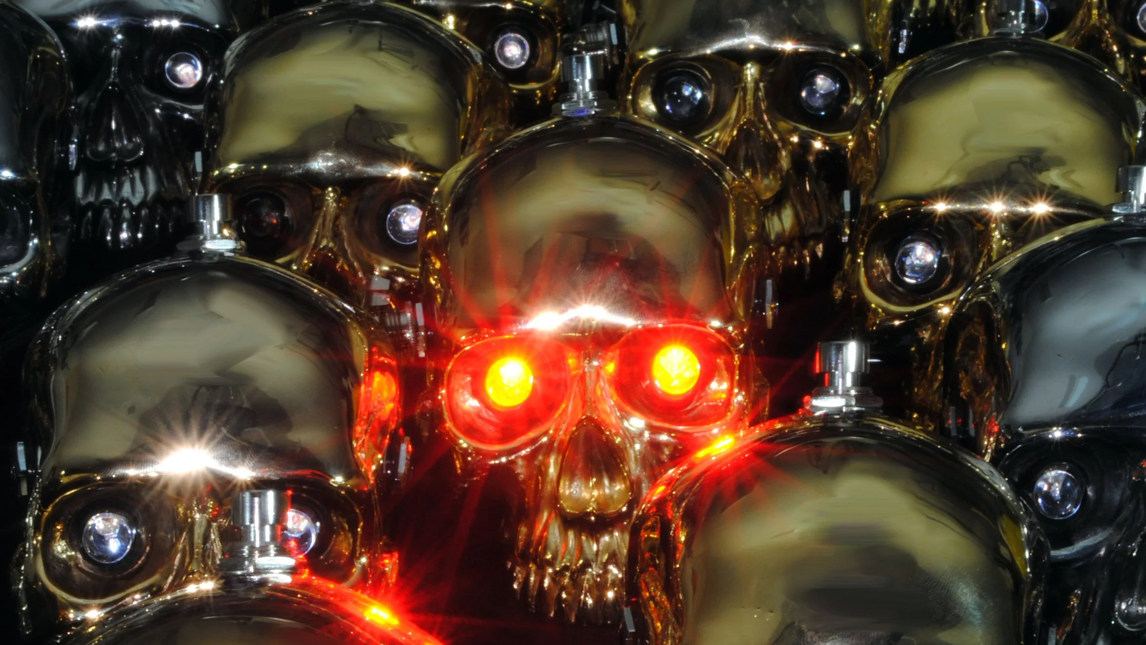 Tone Box has just created a new Skull Crusher effects pedal and has arranged an exclusive retail deal with the Guitar Center to celebrate