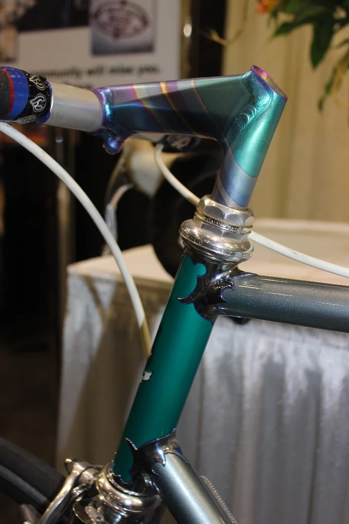 Beautiful lugs and anodizing process on the stem, from recently-departed builder Brian Baylis