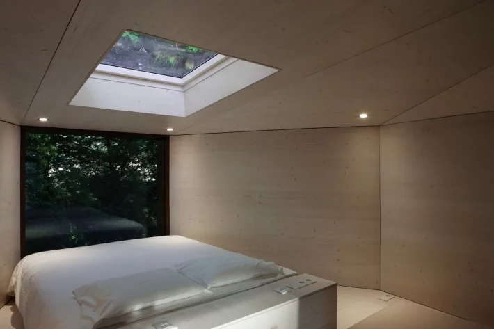 Tree Snake House also boasts reinforced insulation, solar panels, energy efficient LED lighting and a grey water system