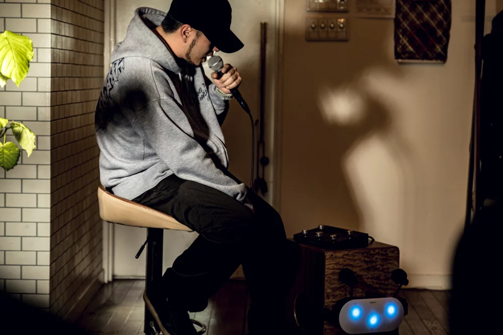 You don't need to be an acoustic guitarist to use the Cabot rhythm machine