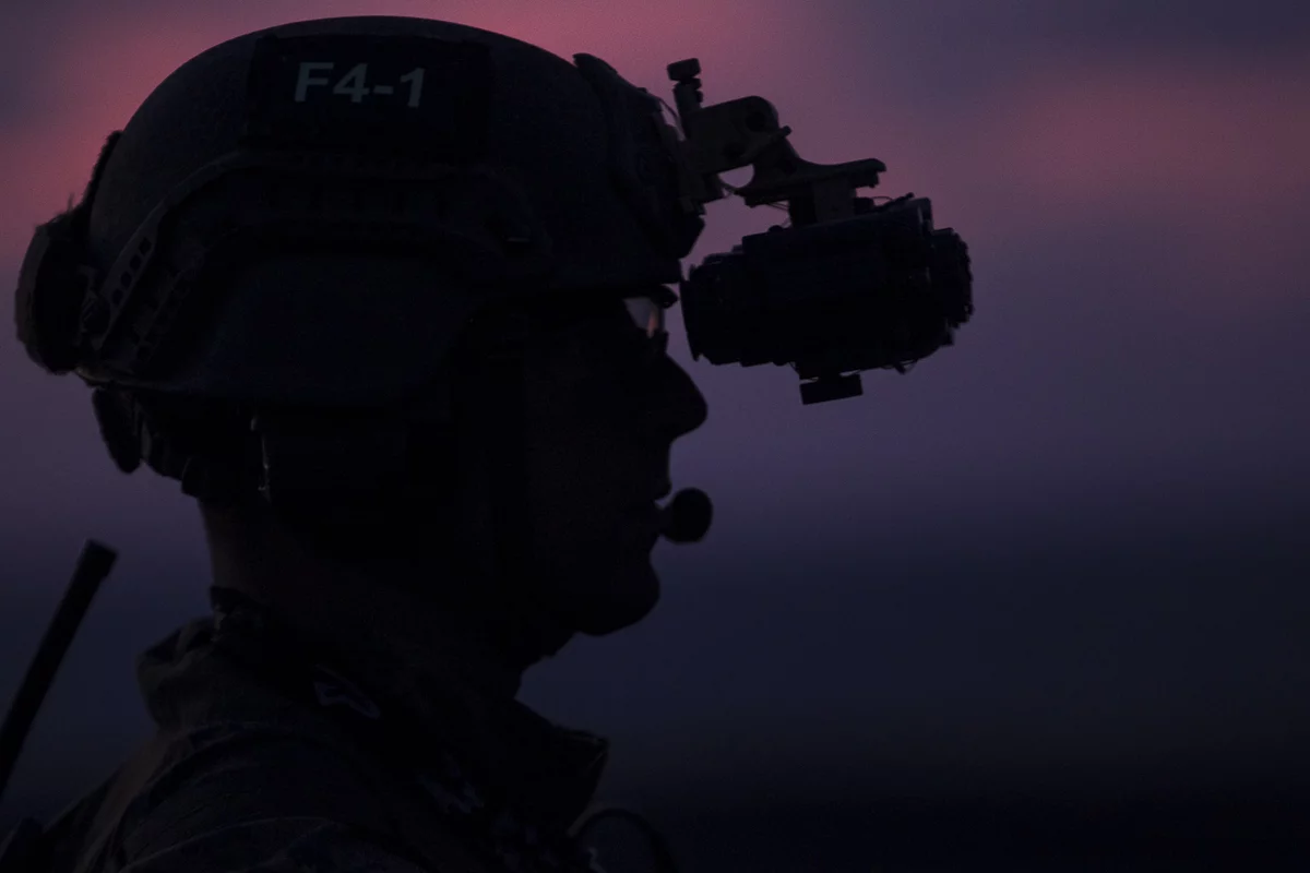 A Marine with the 31st Marine Expeditionary Unit’s Force Reconnaissance Platoon with a night vision system