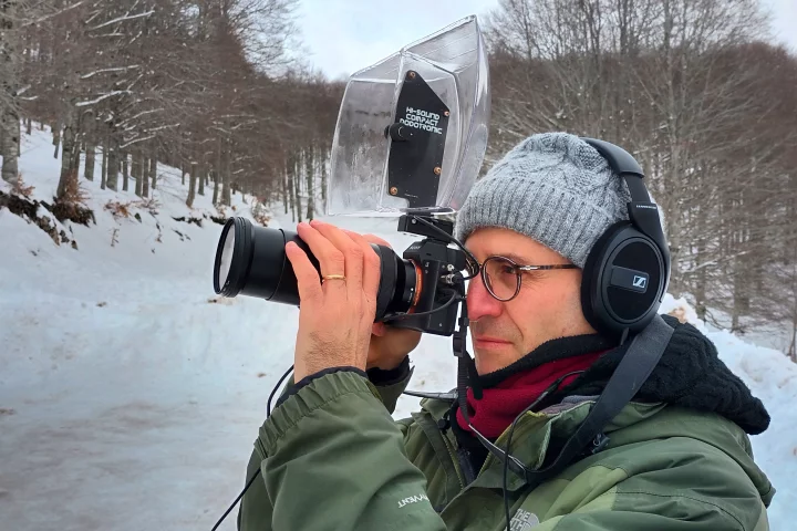 The Hi-Sound Compact is billed as the "first professional stereo parabolic microphone specifically designed to work with your camera"