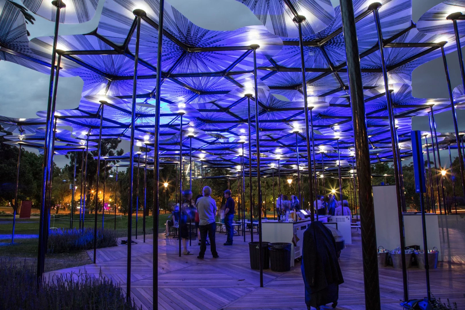 With the petals only measuring a few millimeters in thickness, yet up to five meters (16.5 ft) across, the engineers faced a tricky balancing act to maintain the integrity of the structure while still allowing for the desired lighting effect