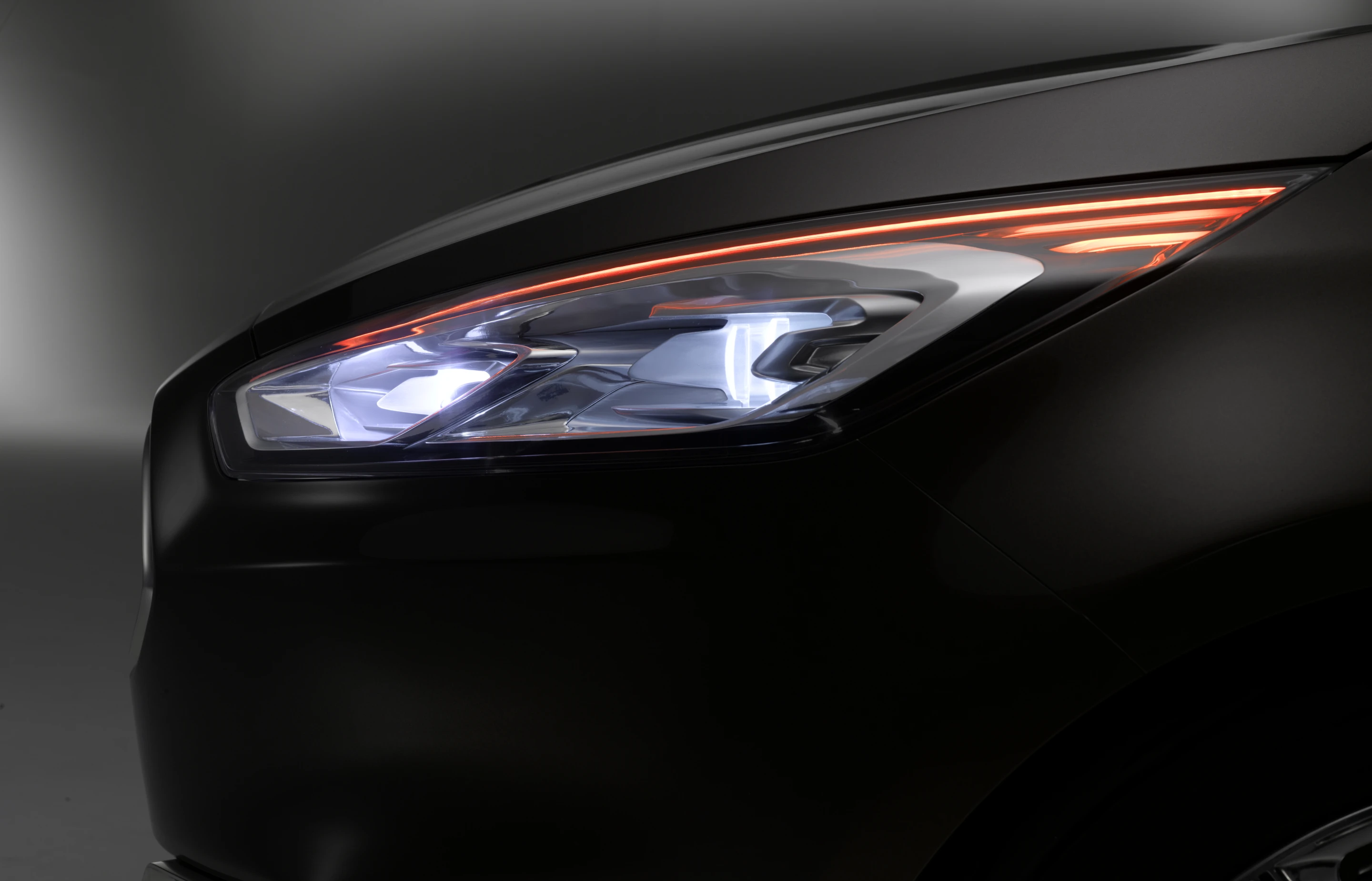 The Ford S-Max Concept's OLED headlamp