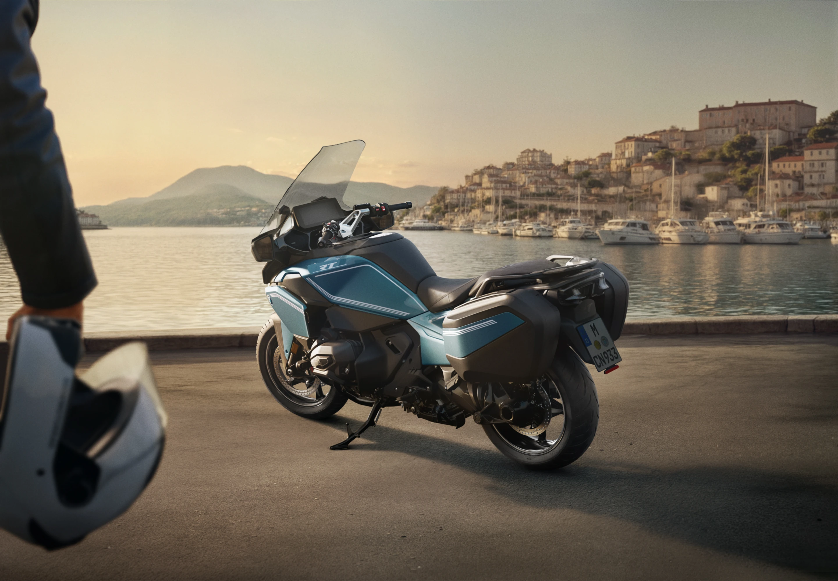Bmw R1300 Engine BMW's fastest boxer engine in the new R 1300 RS and RT