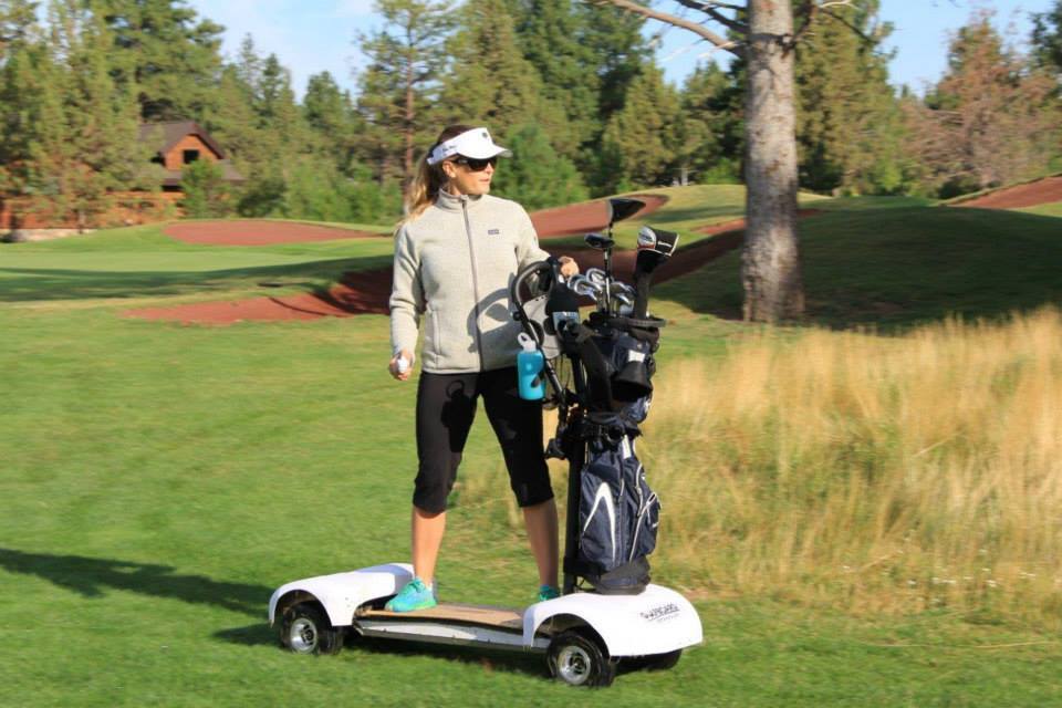 Riders can choose between using a bag mount/stability handle (seen here), carrying their bag while using the optional foot straps, or “freeriding”