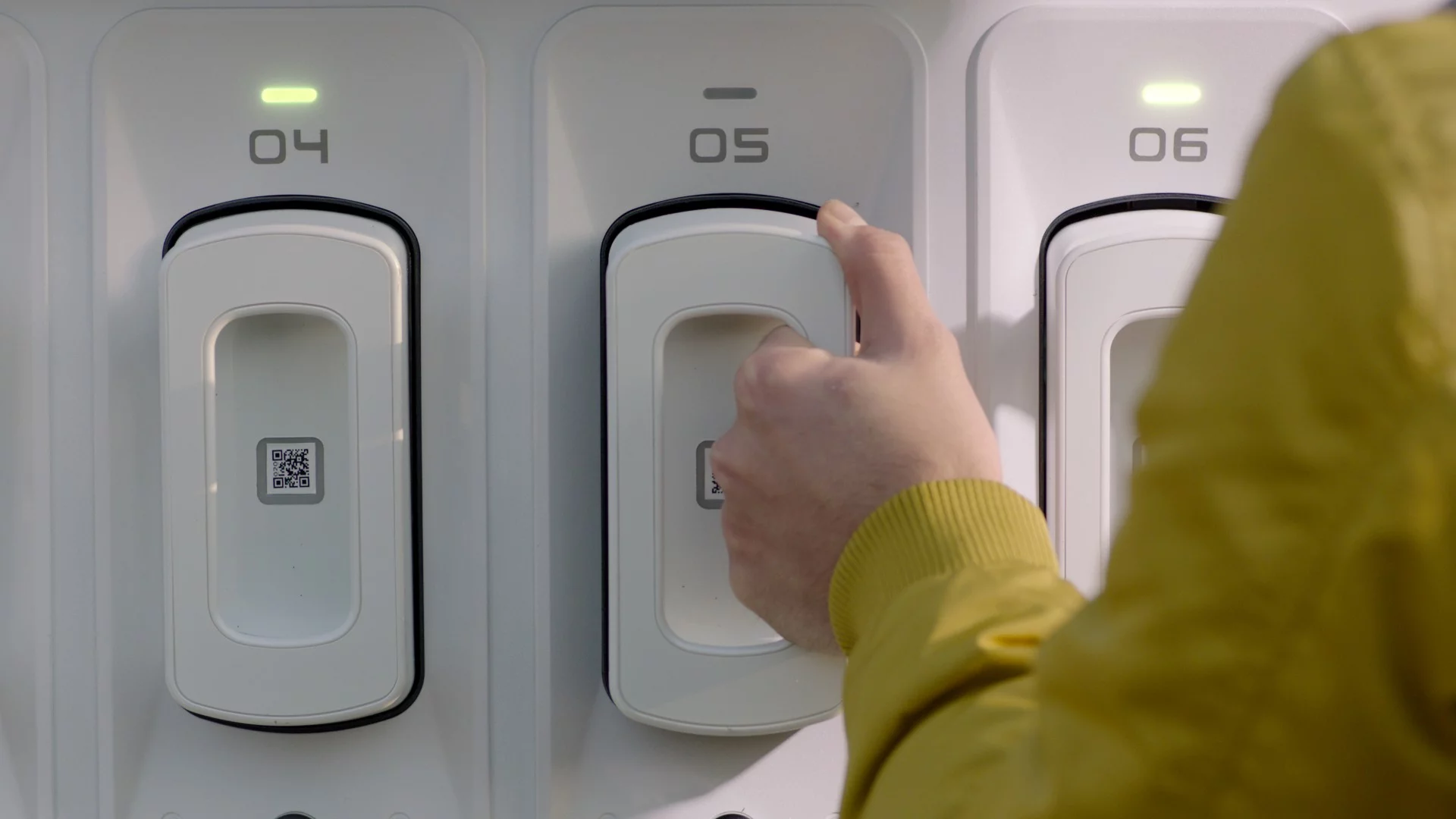 The KYMCO Ionex Energy Station looks like a vending machine for EV batteries