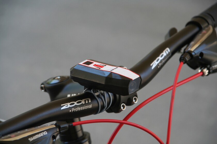 Byxee incorporates a video camera and a microprocessor, using a custom algorithm to detect shadows and contrast differences caused by irregularities on day-lit road surfaces