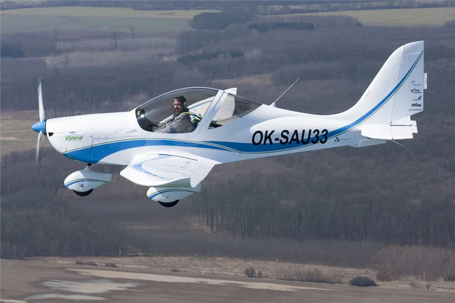The EPOS has a claimed maximum take-off weight of 600 kg (1,323 lb)