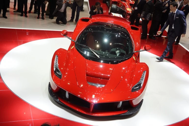 The LaFerrari has a HY-KERS hybrid power train with V12 engine
