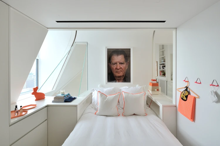 Both main bedrooms make full use of available light (Photo: David Hoston)